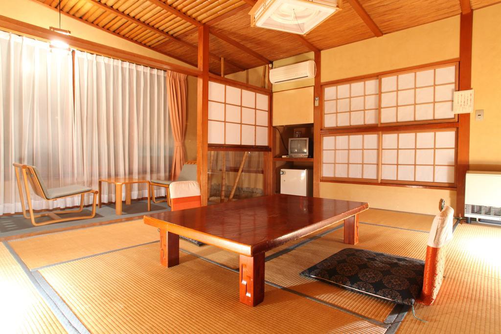 Hatsunoyu Яманути Номер фото